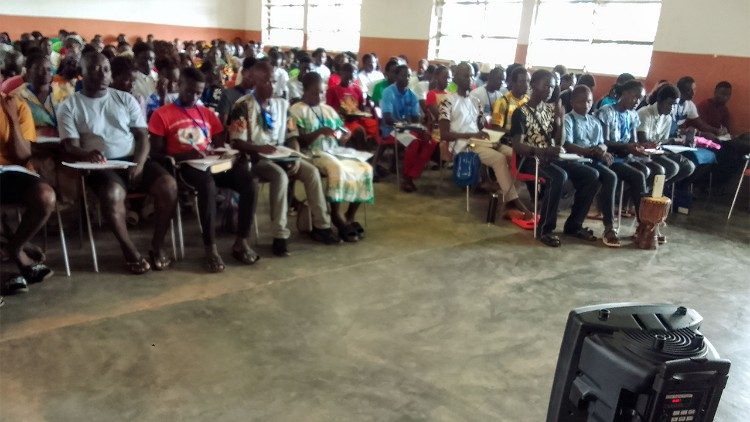 Centenas de fiéis participam, em Mansoa, na Semana Diocesana de Liturgia da diocese de Bissau