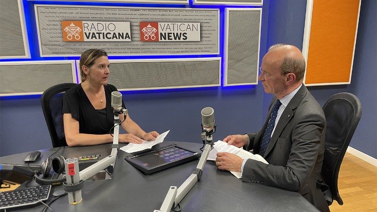 Blotz en los estudios de Radio Vaticana.