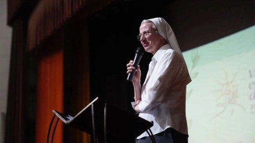 Sơ Simona Brambilla, Tổng trưởng của Bộ các Tu hội Đời sống Thánh hiến và Các Tu đoàn Tông đồ