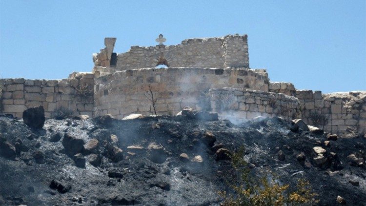 தாக்குதலுக்கு உள்ளான தைபே நகர்  கோயில்