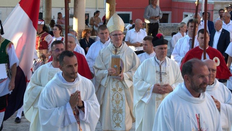 Nuncij Petar Rajič predvodio misno slavlje na spomendan bl. Marije Propetog Petković u Blatu (Foto: Ivan Mašković)