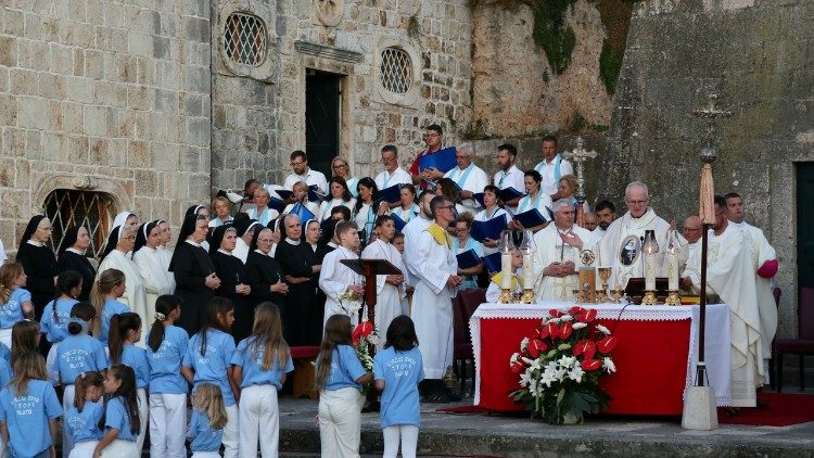 Čašćenje Blajke Marije Propetog u srcu njenog rodnog Blata (Foto: Ivan Blašković)