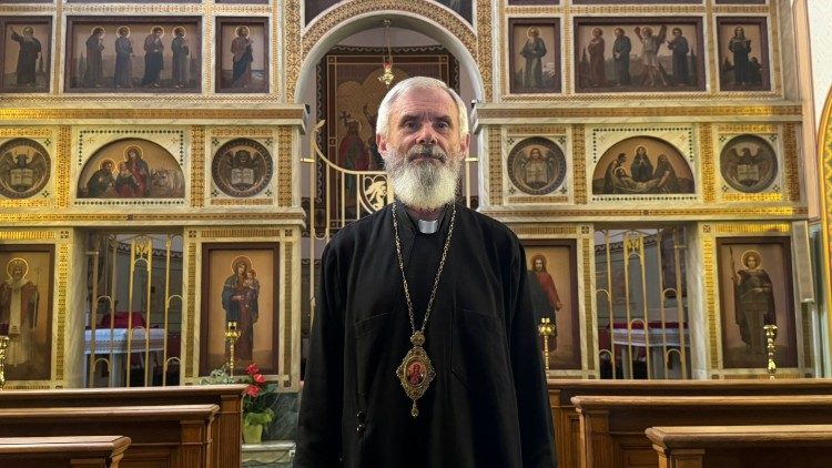 Dom Volodemer na capela do Colégio São Josafá