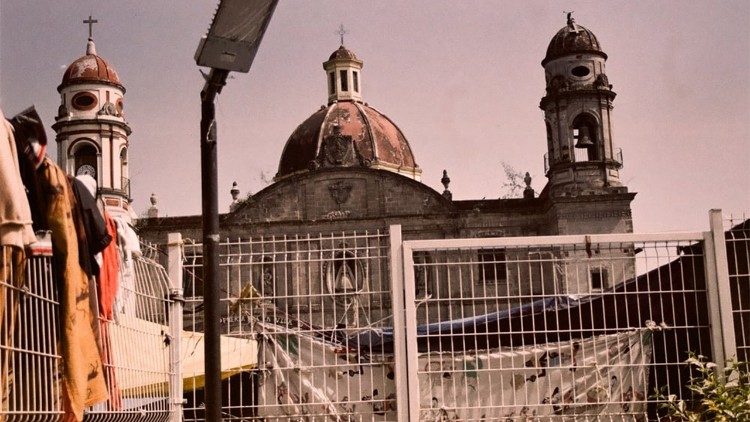 ICE han provocado detenciones en espacios públicos incluso dentro de Iglesias parroquiales