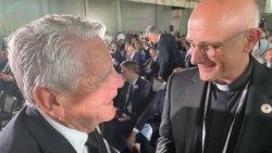 Renovabis-Chef Thomas Schwartz traf in Screbrenica mit dem deutschen Altbundespräsidenten Joachim Gauck zusammen