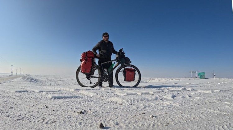 Recontre de voyage, à la rencontre des chrétiens d’Arménie, du Tadjikistan ou d’Ouzbékistan.