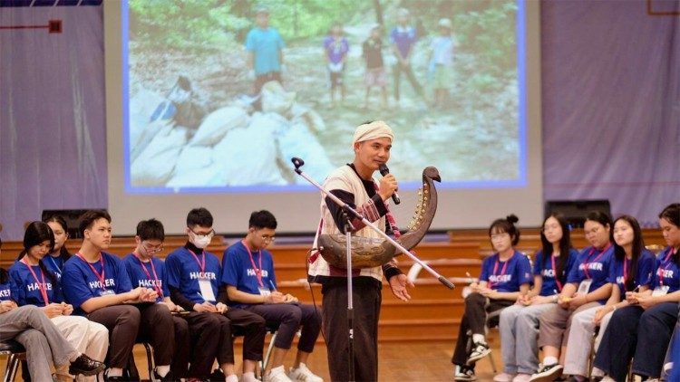 A local Indigenous community leader used music to inspire the hackers while sharing his story of eco-recovery in his village in northern Thailand during MISSION POSSIBLE Youth Social Hackathon Season 2, July 2025.