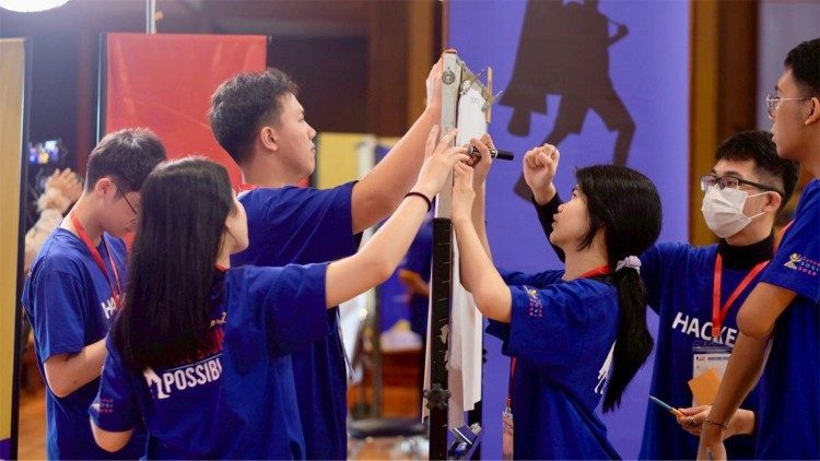 Students brainstorm and map out their social innovation ideas during hacking session at MISSION POSSIBLE Youth Social Hackathon Season 2 in Thailand, July 2025.