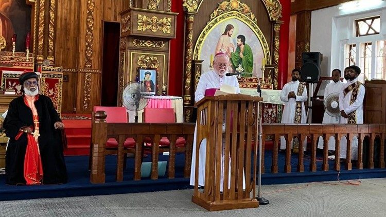 സീറോ മലങ്കര സഭയെ ആർച്ചുബിഷപ്പ് പോൾ റിച്ചാർഡ് ഗാല്ലഘർ അഭിസംബോധന  ചെയ്യുന്നു 