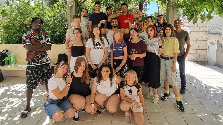 Mladi izbjeglice na ljetovanju u Slanom u organizaciji Isusovačke službe za izbjeglice