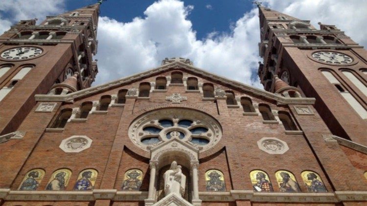 A szegedi dóm homlokzata (Fotó: Horváth Gábor)