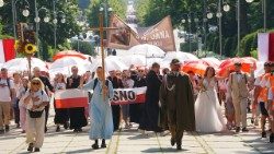 Pielgrzymi zmierzający na Jasną Górę