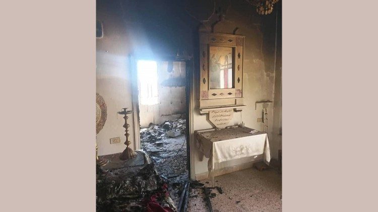 Igreja de São Miguel após ataque