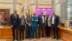 Un momento della presentazione delle iniziative per gli 80 anni dell'Agis