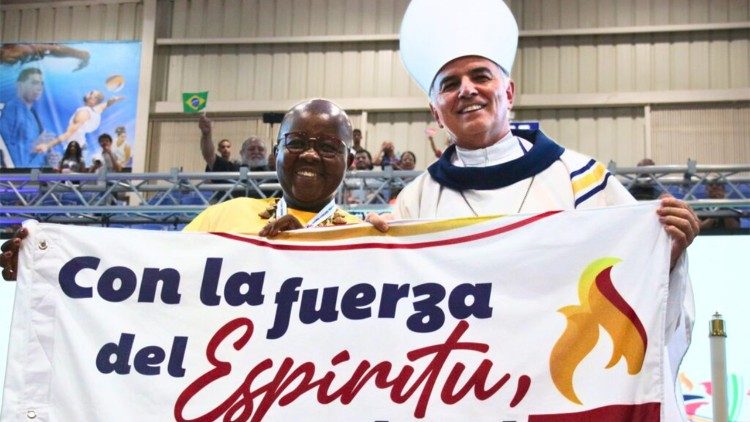 Ir. Regina e Dom Maurício durante a cerimônia de encerramento do CAM6 em Porto Rico