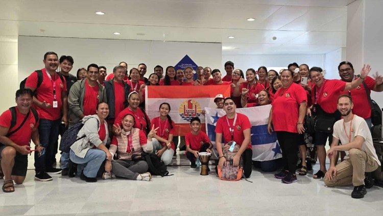 Pilgrims from Tahiti travelling to the Jubilee of Youth in Rome