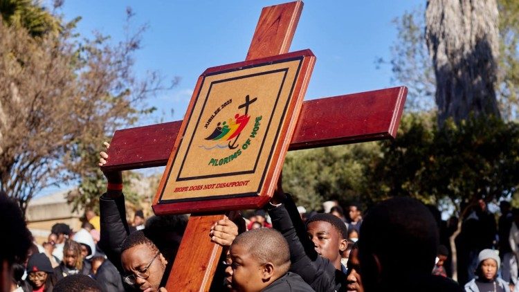 Young people in the Archdiocese of Pretoria carrying the "pilgrim symbols"