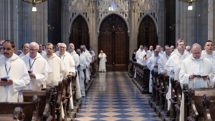 Uno de los momentos durante el Capítulo General.