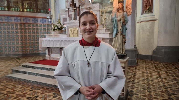 Helen Ruth Stein Padilha, 19 anos (Coroinha/acólito)