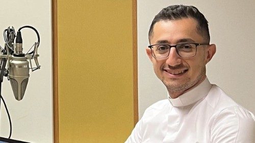 Հաւատքը բեռ մը չէ, այլ ուղի` դէպի ազատութիւն, հասունութիւն եւ իսկական ուրախութիւն. Հայր Արամ Աբրահամեանի հետ հարցազրոյց 