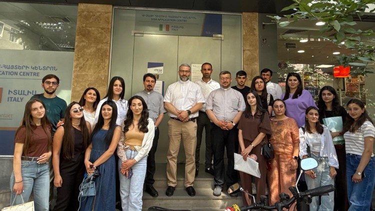 2025.07.24 Giovani armeni dell'Armenia per partecipare al Giubileo dei Giovani
