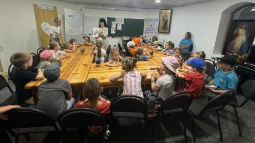 Il vescovo di Kharkiv: gli aiuti del Papa, un conforto per chi vive sotto le bombe