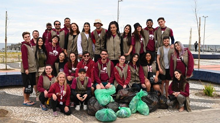 O movimentado balneário de Shangri-lá foi uma das regiões da coleta de lixo nas areias da praia. | Foto: Ir. Nathan Costa, fms