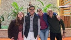 Regina e peregrinos da Paróquia Santa Rosa de Lima, de São Paulo (SP)