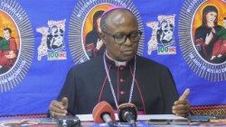 Dom Inácio Saúre, arcebispo de Nampula