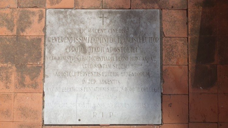 Luttor Ferenc síremléke