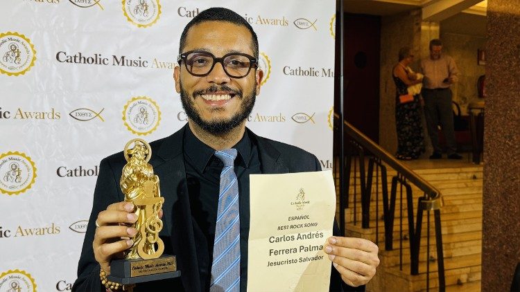 Desde Honduras Carlos Andrés Ferrera