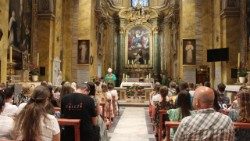 Msza św. w Rzymie pod przewodnictwem bp. Roberta Chrząszcza (Natalia Pieśniewska, Kościół i Hospicjum św. Stanisława BM w Rzymie)