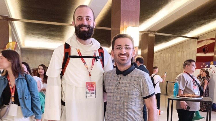 Ralib-Victor Alyase mit Pater Gregory Pine