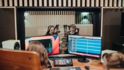 Siostry zakonne w studiu nagrań