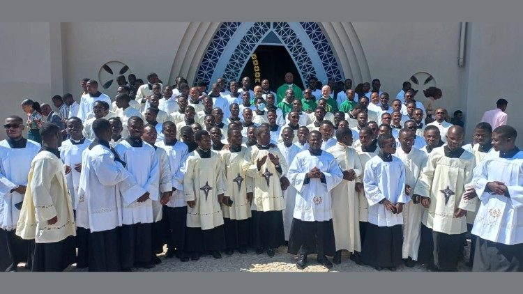 Missa de encerramento na Catedral do Lubango (Angola)