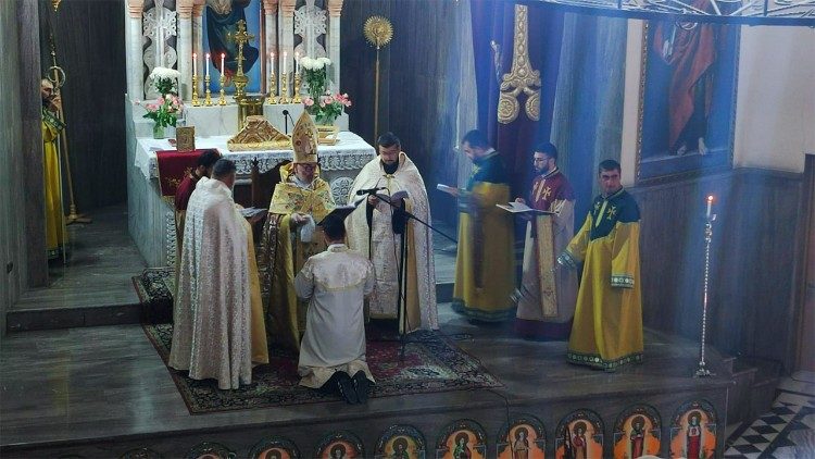 Փոքր կարգեր և կիսասարկաւագութիւն՝ Էմմանուէլ Մուրատեանին