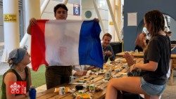 En la Feria de Roma: "Estamos deseando volver a ver al Papa"