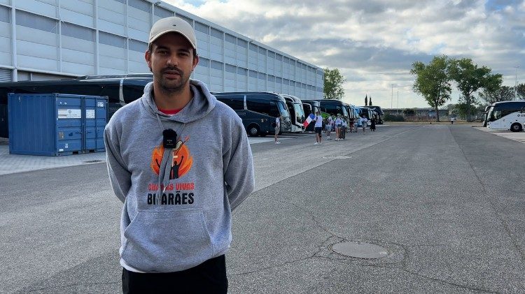 Nuno Ribeiro, 31 ans, originaire de Porto, collecte des fonds depuis trois ans avec son groupe pour financer le Jubilé