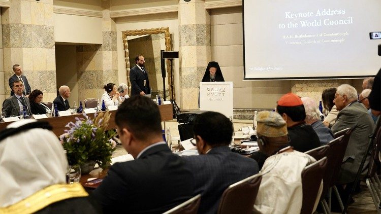 Il patriarca Bartolomeo all'apertura dei lavori di Religions for Peace