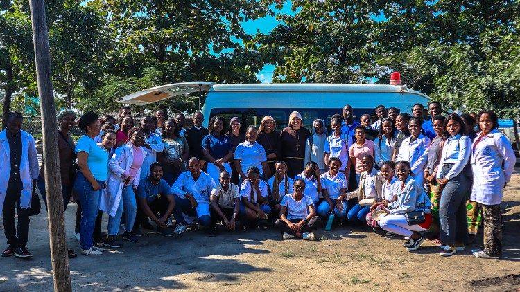 Assistência prestada pela UCM e voluntários, uma alegria para os idosos