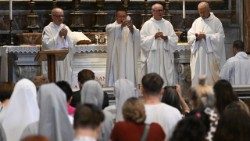 Msza św. przy grobie św. Jana Pawła II 