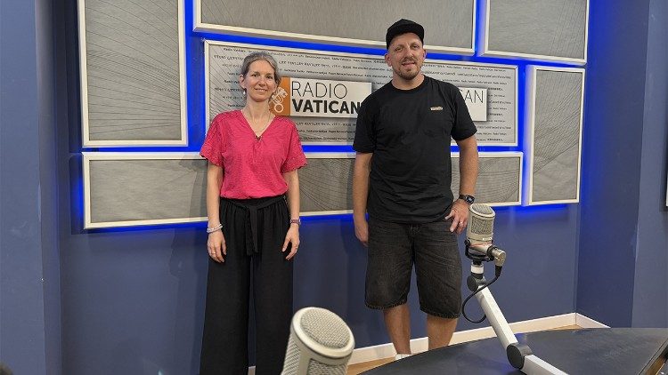 V štúdiu Vatikánskeho rozhlasu - Vatican News
