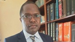 Padre Celestino Epalanga, Secretário da Comissão Episcopal Justiça e Paz