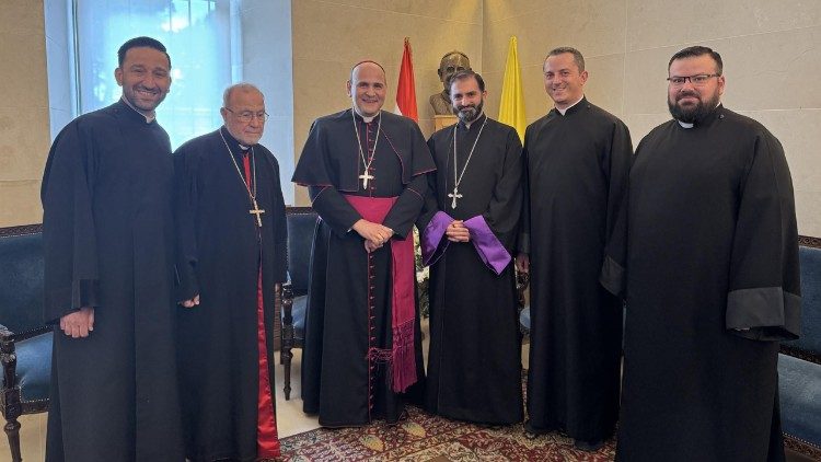 2025.05.01 Il Superiore del Convento di Bzommar con il Nunzio in Lbano Mons Borgia