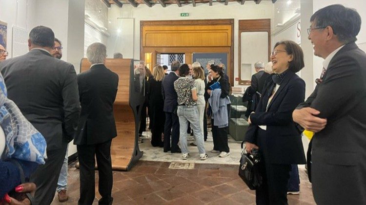 Exposição SUMMA destaca o papel da Igreja na criação e evolução das universidades  ...