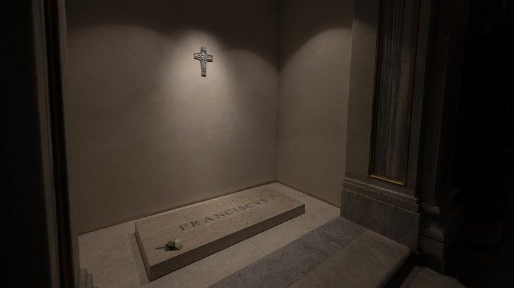 فرنسيس، الإرث الكبير للدبلوماسية الروحية. مقال للأب أنتونيو سبادارو