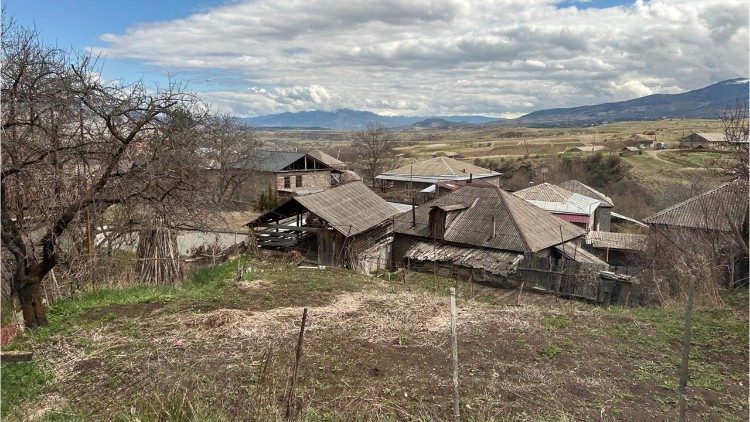 Ein Bild der Armut: Dorf in den Bergen nahe der türkischen Grenze