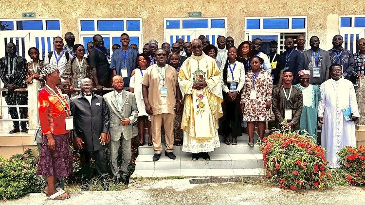 Les participants au colloque international sur l'engagement des laïcs en Afrique, qui se tient du 1er au 4 mai 2025 à Cotonou, au Bénin.
