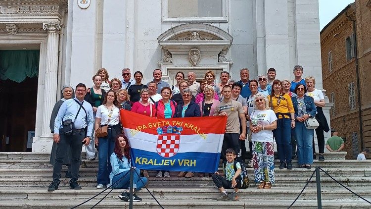 Hrvatski hodočasnici u Loretu