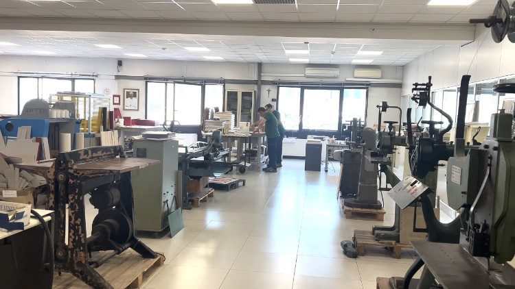 Dans l'imprimerie du Vatican. 